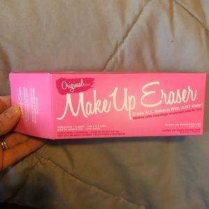 Makeup eraser towel